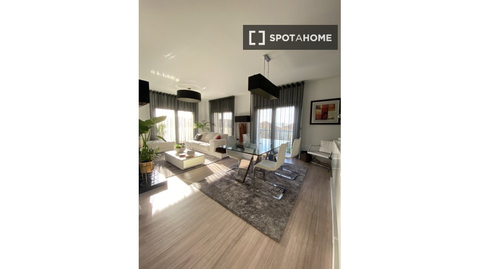 Apartment Lisbon, 2 beds, 120m² — photo 8