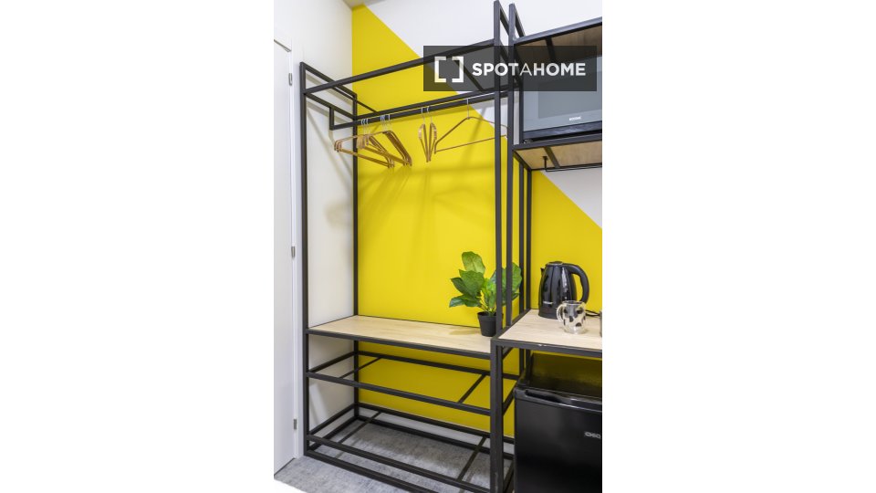 Double room Madrid, 10 beds, 162m² — photo 12