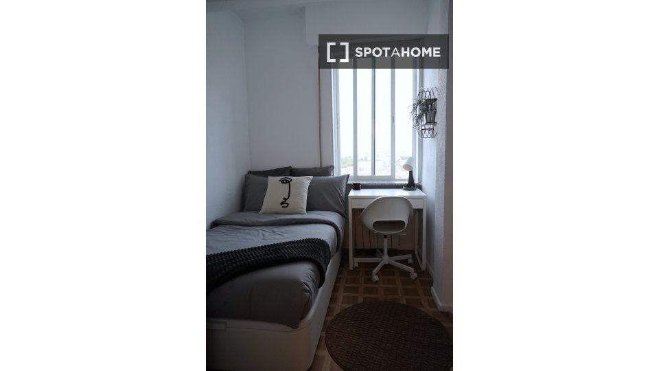 Double room Madrid, 4 beds — photo 7