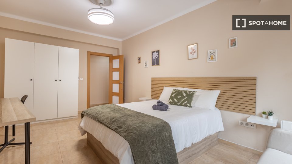 Double room Granada, 6 beds — photo 3