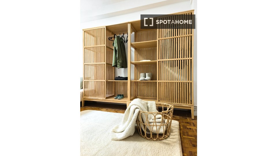 Double room Pamplona, 5 beds, 124m² — photo 12