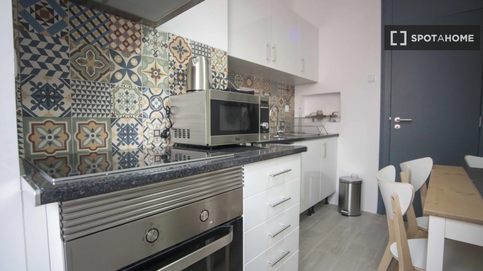 Double room Lisbon, 4 beds — photo 19