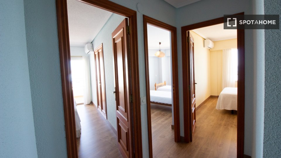 Apartment Valencia, 4 beds, 120m² — photo 10