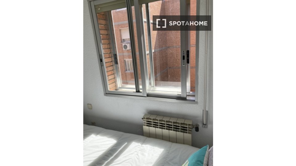 Double room Madrid, 4 beds — photo 37