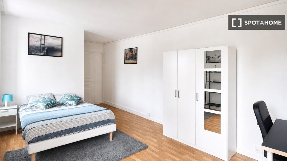 Chambre double Paris, 4 chambres — photo 24