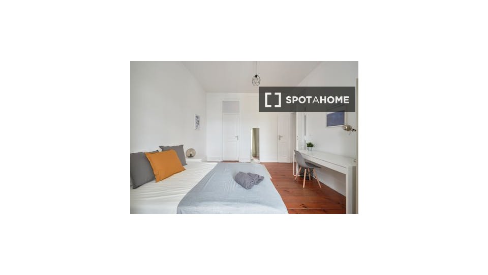Double room Lisbon, 6 beds — photo 8