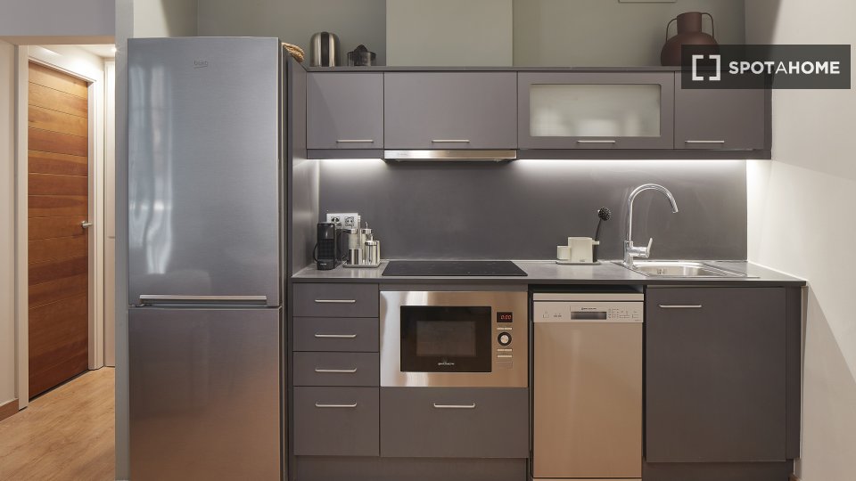 Apartment Barcelona, 2 beds, 75m² — photo 15