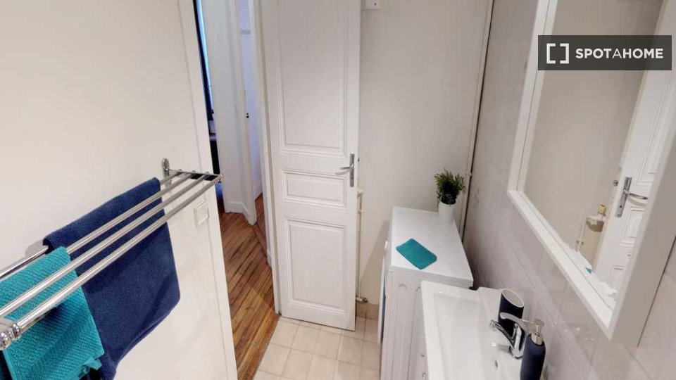 Double room Paris, 4 beds, 90m² — photo 3