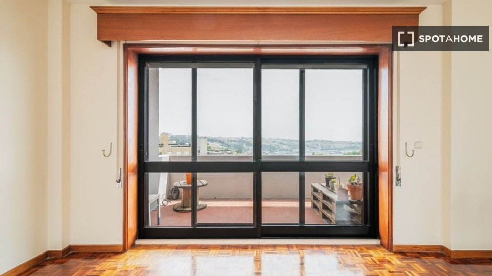 Double room Porto, 5 beds, 180m² — photo 4