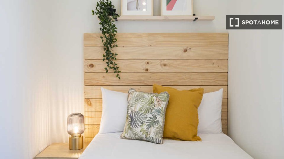 Double room Madrid, 17 beds — photo 45