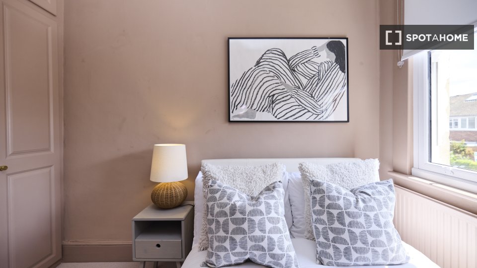 Apartment London, 2 beds, 64m² — photo 13