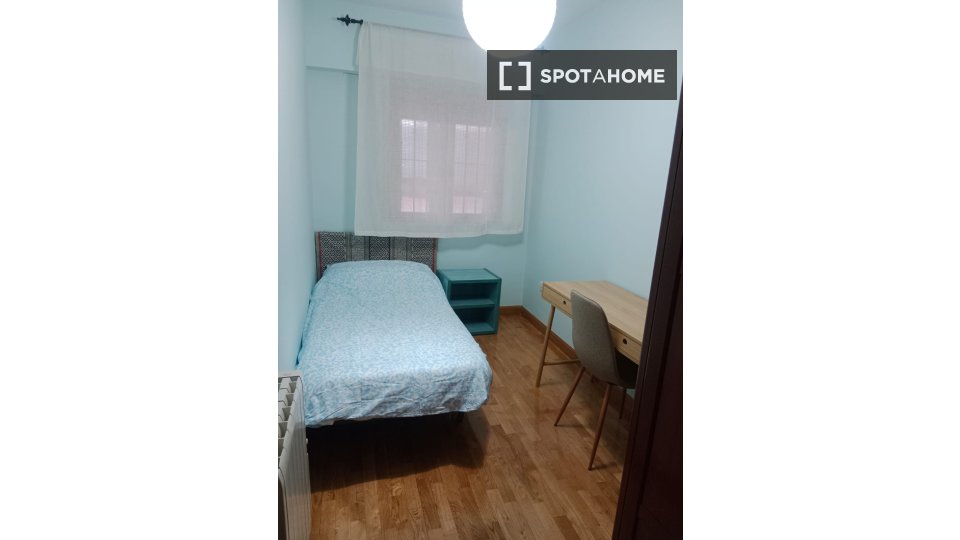 Double room Madrid, 4 beds, 100m² — photo 1