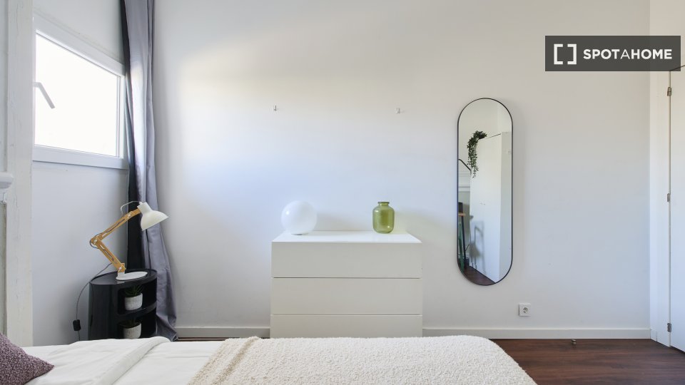 Double room Lisbon, 11 beds — photo 37