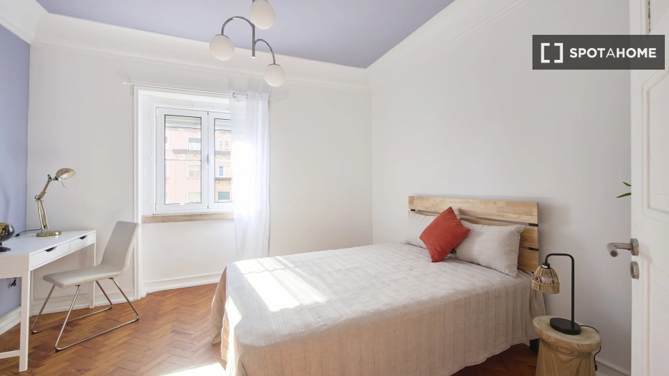 Double room Lisbon, 6 beds — photo 8