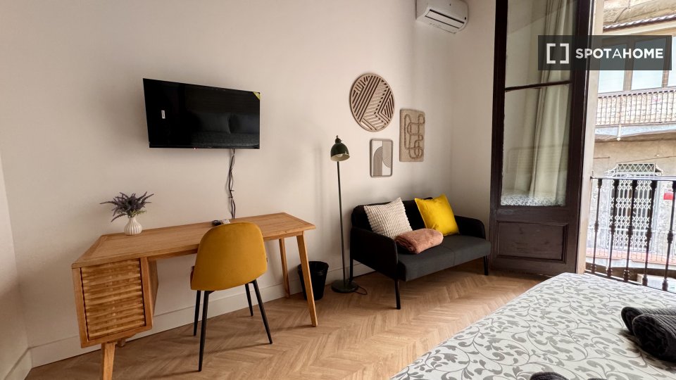 Double room Barcelona, 5 beds — photo 15
