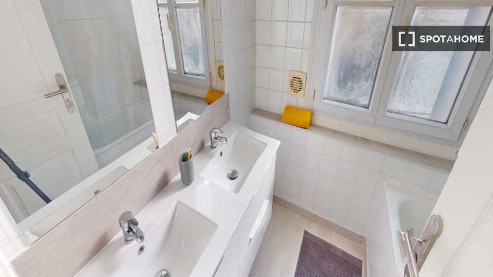 Double room Paris, 4 beds, 120m² — photo 15