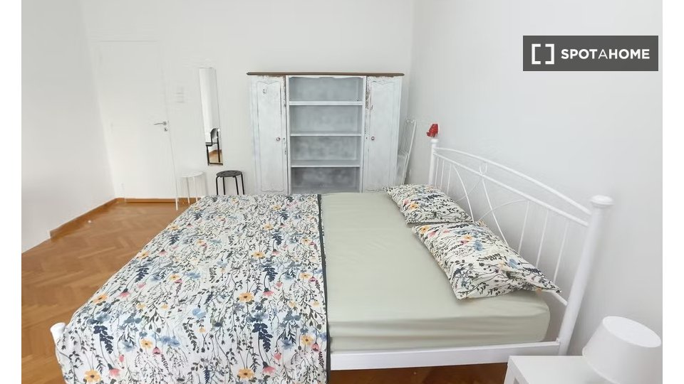 Double room Athens, 4 beds — photo 2
