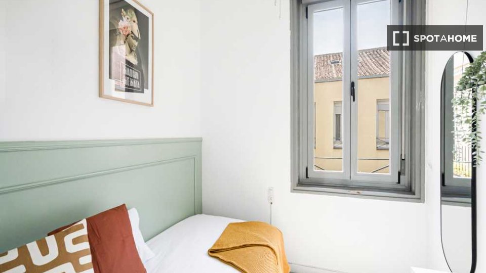 Double room Madrid, 67 beds — photo 70