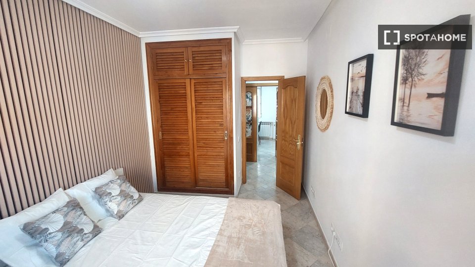 Double room Madrid, 4 beds, 95m² — photo 28