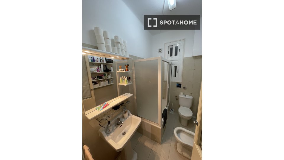 Double room Madrid, 4 beds — photo 4