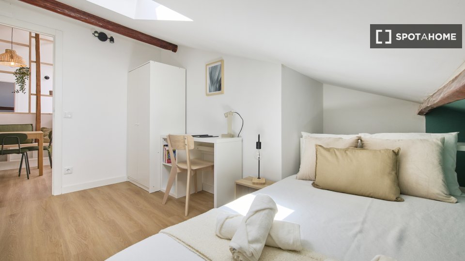 Double room Lisbon, 9 beds — photo 15