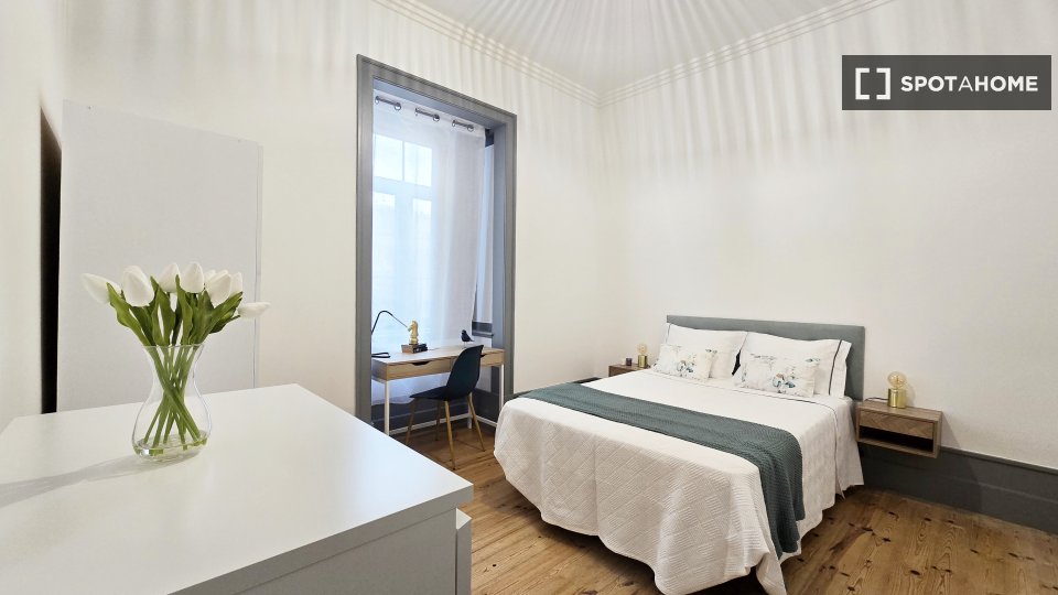 Apartment Coimbra, 4 beds, 160m² — photo 9