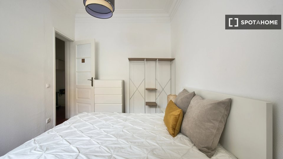 Double room Lisbon, 4 beds — photo 4