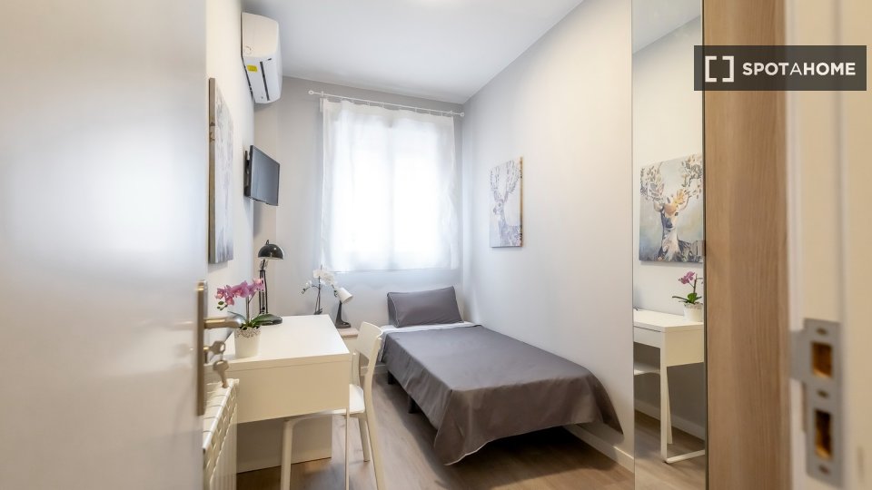 Habitación doble Madrid, 14 habitaciones — foto 18