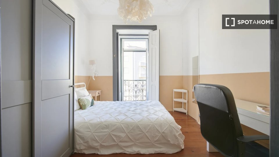 Double room Lisbon, 6 beds — photo 1