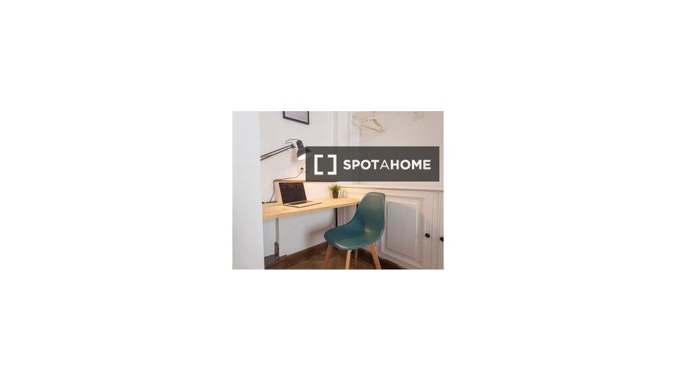 Double room Barcelona, 9 beds, 210m² — photo 3