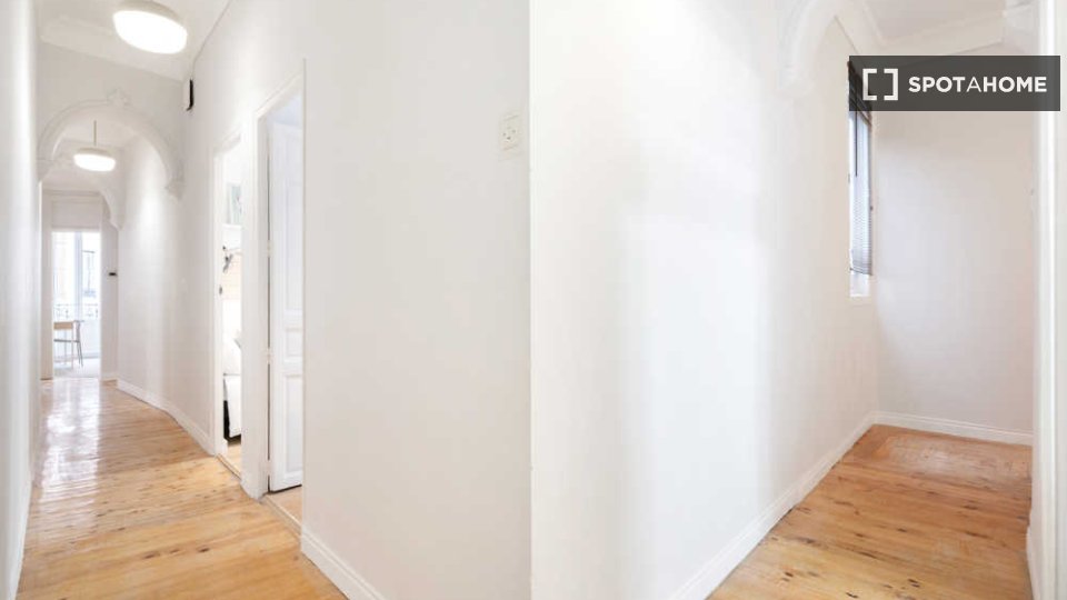 Double room Madrid, 7 beds, 260m² — photo 29