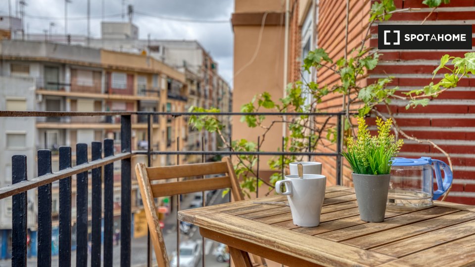 Double room Valencia, 4 beds, 80m² — photo 16