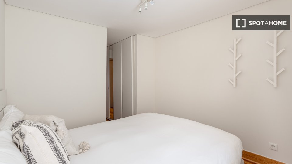 Apartment Lisbon, 2 beds — photo 2