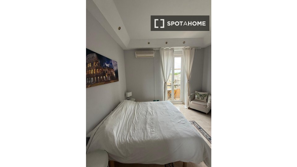 Appartamento con 2 camere da letto in affitto a Tuscolano Nord, Roma - in Rome