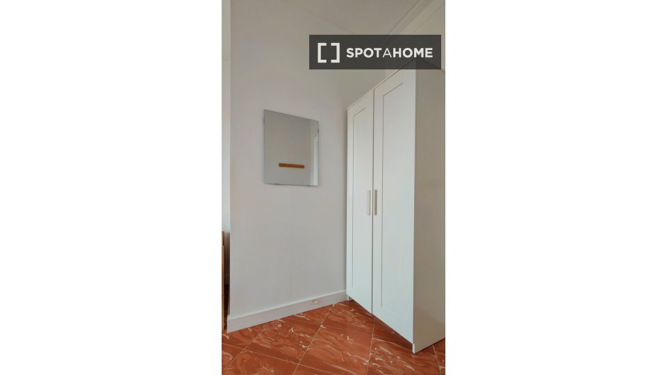 Se alquila habitación en piso compartido de 6 habitaciones, Manacor