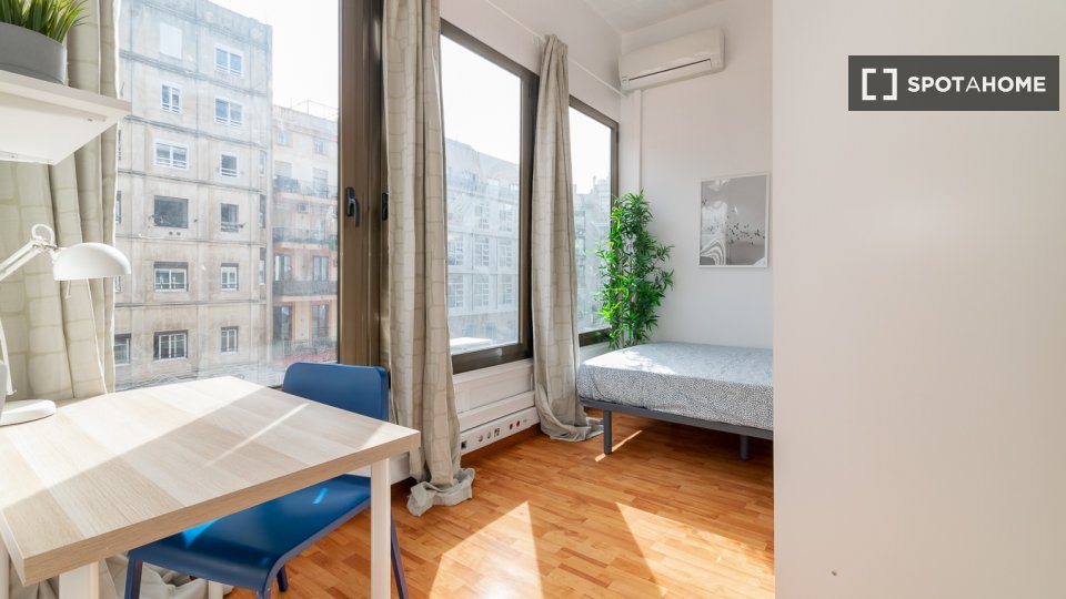 Double room Barcelona, 6 beds — photo 44