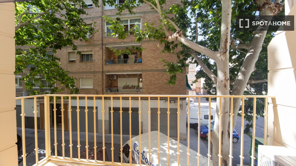Double room Granada, 3 beds, 80m² — photo 10