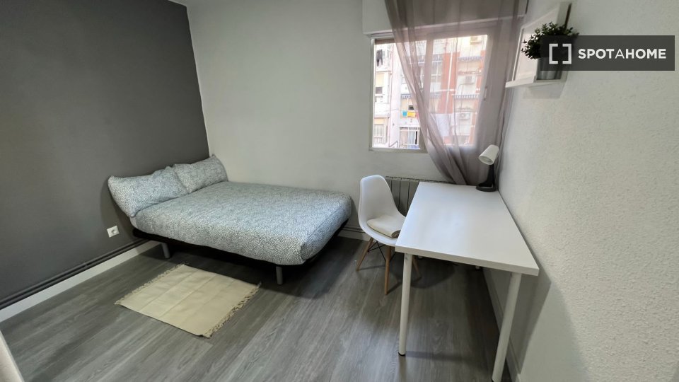 Double room Madrid, 4 beds — photo 9
