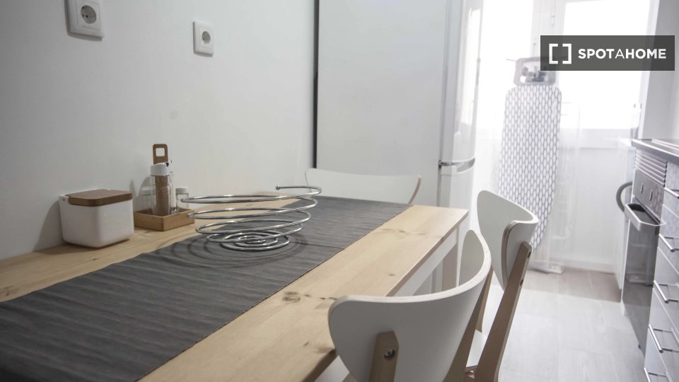 Double room Lisbon, 4 beds — photo 19