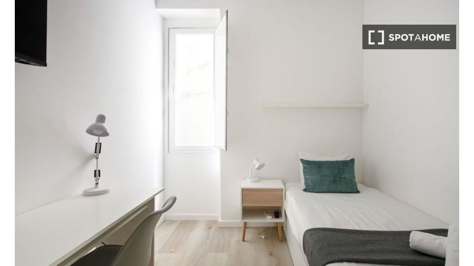 Double room Lisbon, 7 beds — photo 9