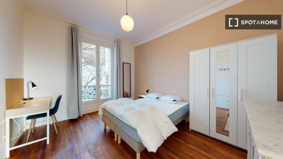 Double room Paris, 14 beds — photo 12