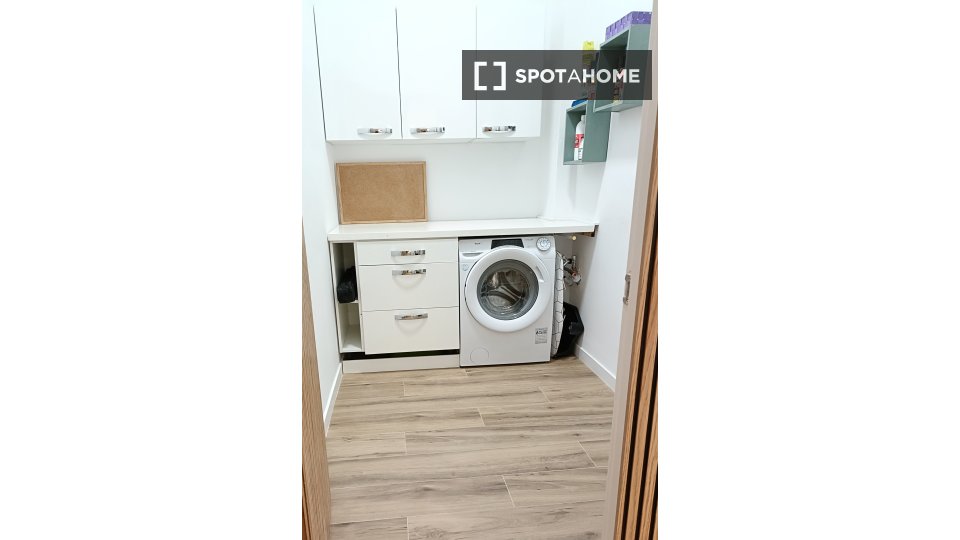 Double room Valencia, 1 bed, 155m² — photo 6