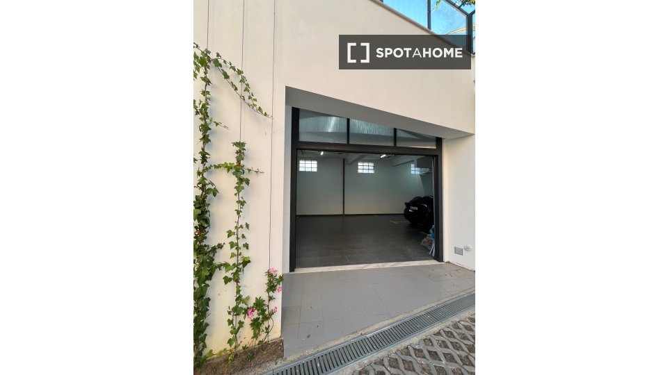 Apartment Lisbon, 2 beds, 61m² — photo 14