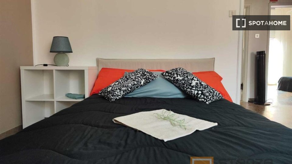 Double room Bologna, 3 beds — photo 24