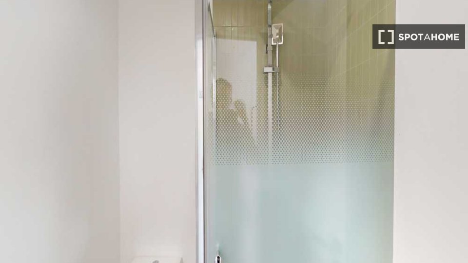 Double room Paris, 9 beds, 160m² — photo 8