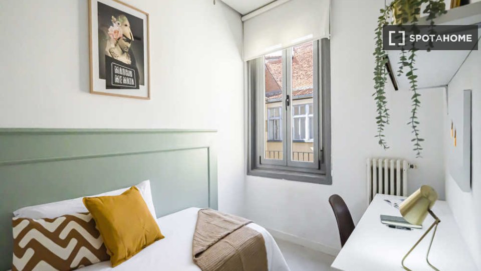 Habitación en piso compartido en alquiler en Justicia, Madrid.