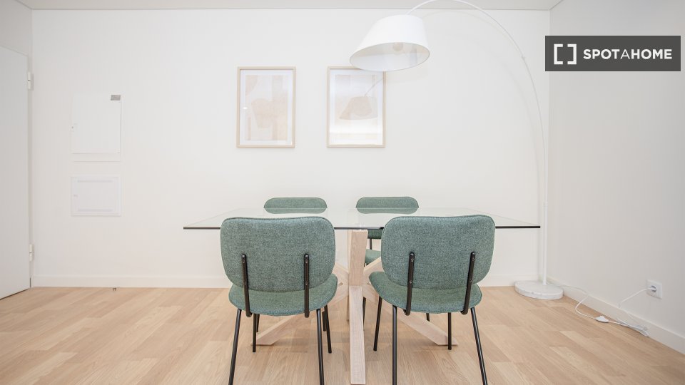 Apartment Porto, 1 bed, 74m² — photo 12