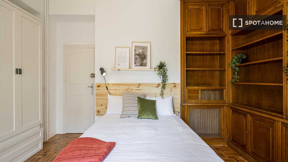 Double room Madrid, 6 beds — photo 29