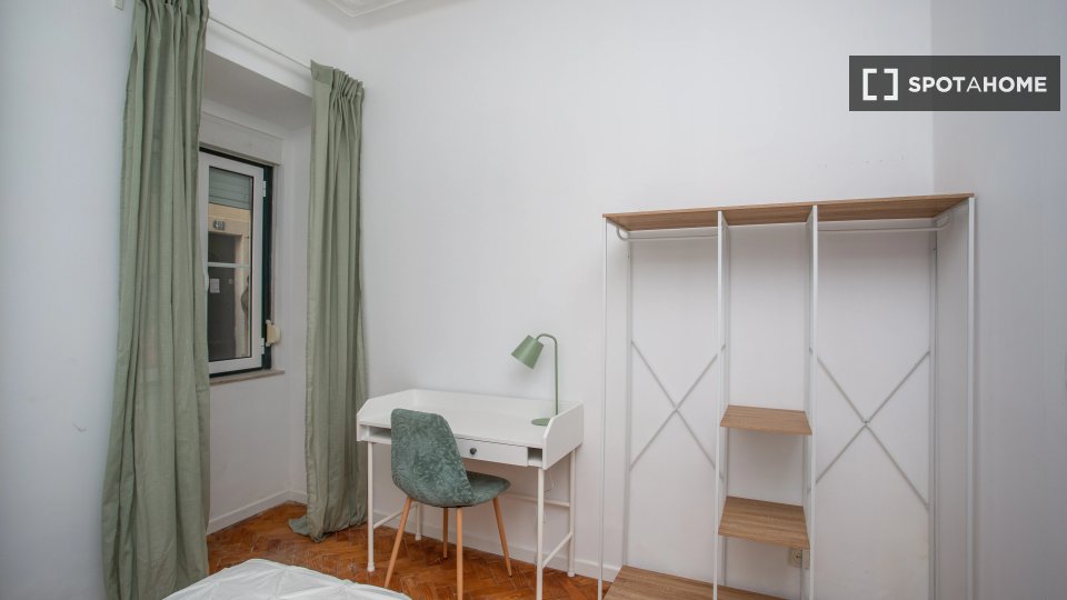 Double room Lisbon, 5 beds — photo 3