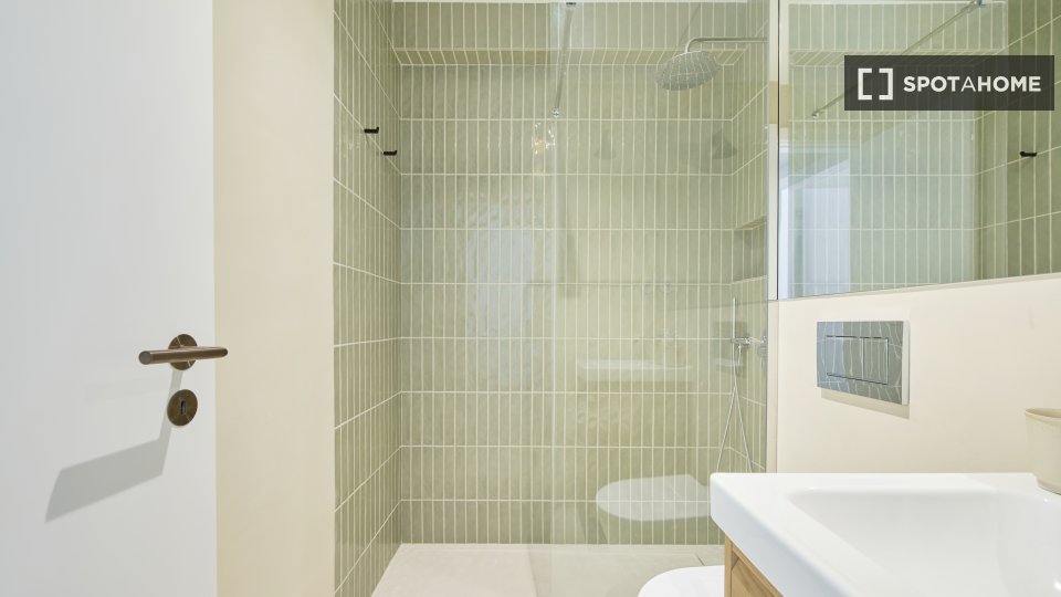 Apartment Lisbon, 1 bed — photo 16